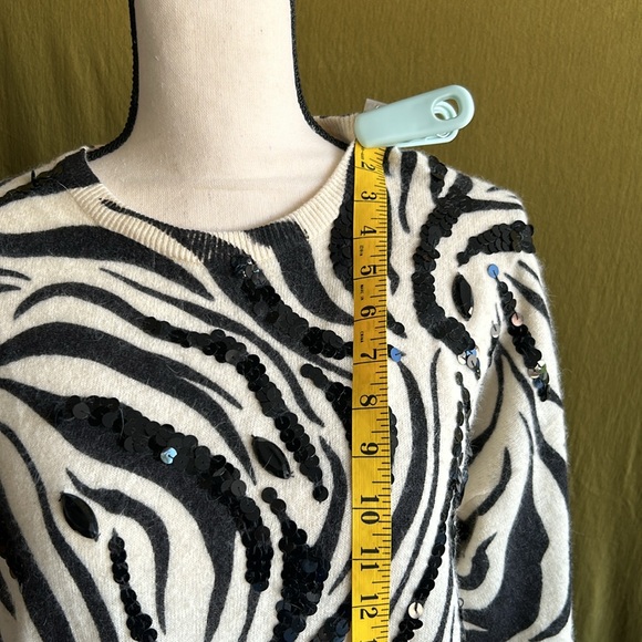 VTG Cedars Lambswool and Rabbit Hair Zebra Sequined Sweater - Picture 10 of 11